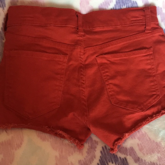 Old navy red denim boyfriend shorts - Picture 3 of 4